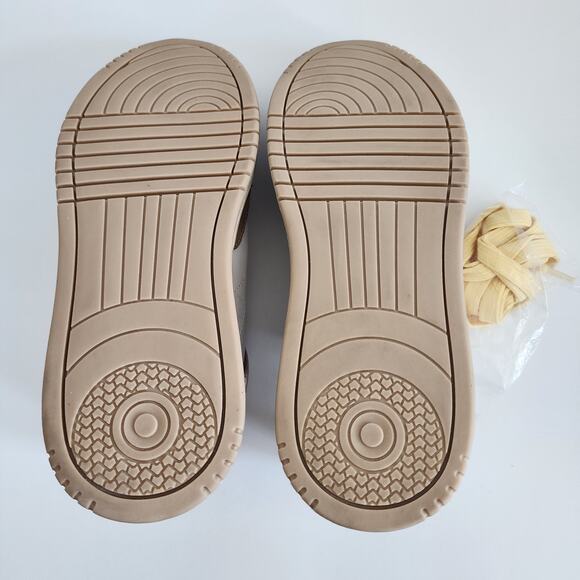 Steve Madden Tan & Cream Beige Everlie Low Top Leather Sneakers Size 7 - Picture 3 of 6